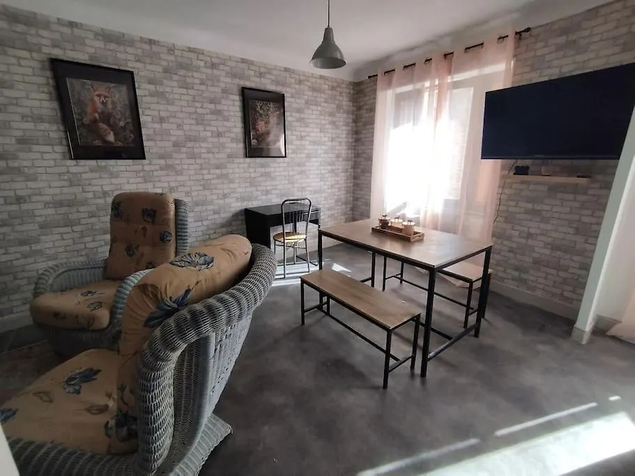 Vakantiehuis Jolie Maison De Bourg Tout Equipee 10Km D'Ambert Saint-Amant-Roche-Savine Frankrijk